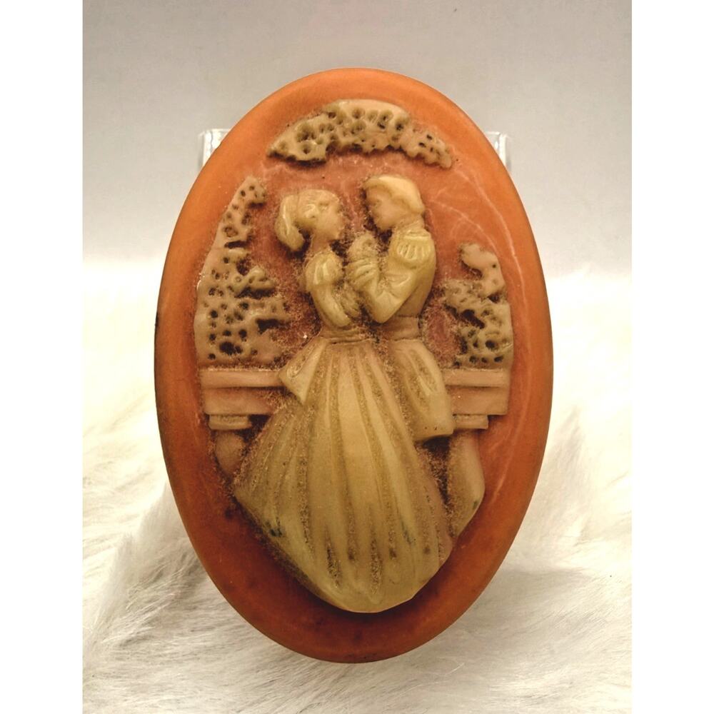 Vintage Cameo Resin Trinket Box W/Courting Couple Design